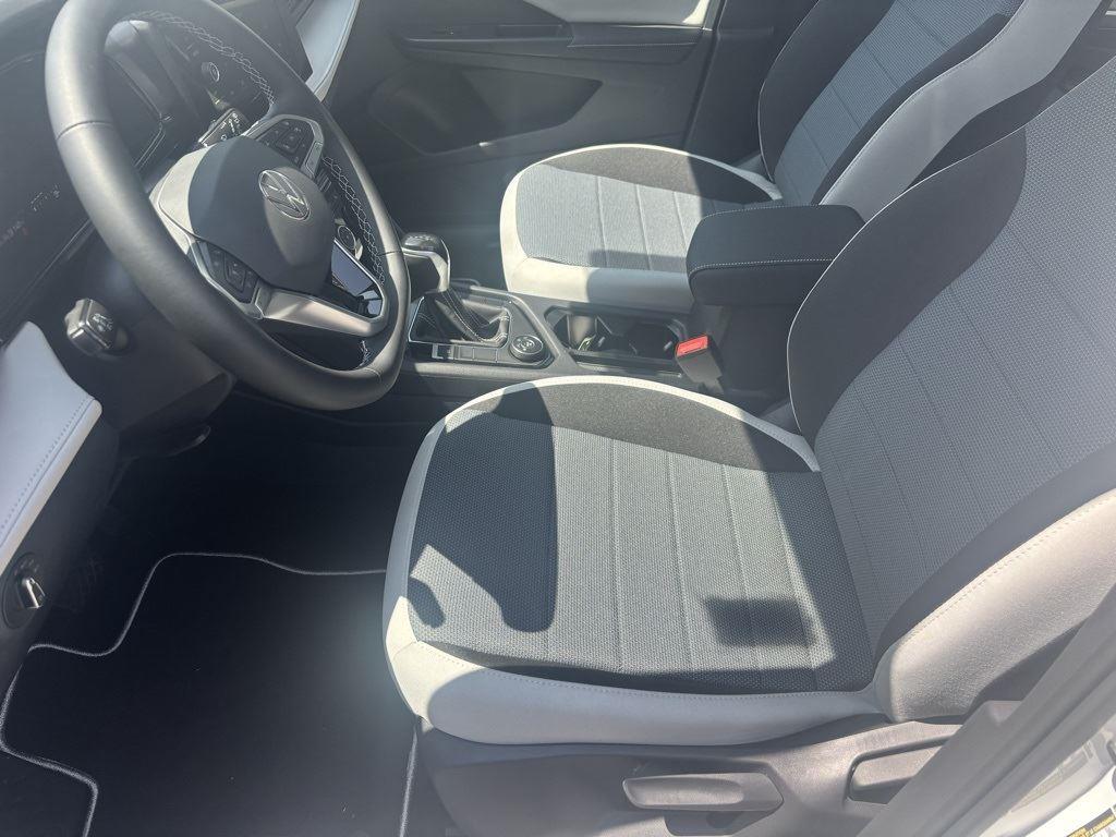 2025 Volkswagen Taos S photo 11