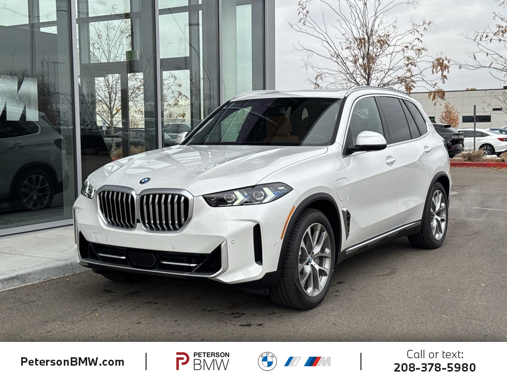 2026 BMW X5 50e's photo