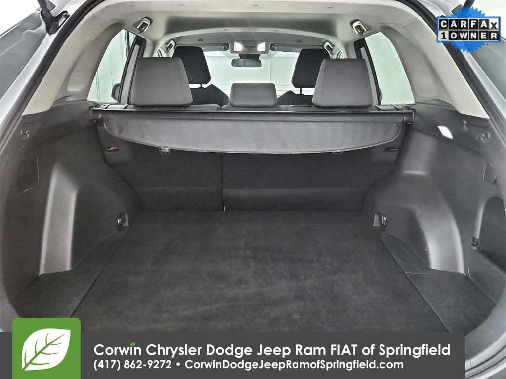 2024 Toyota RAV4 XLE photo 30