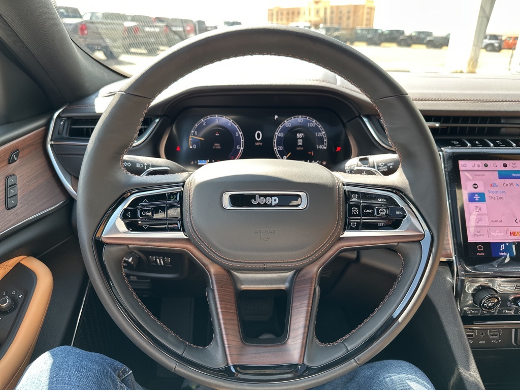 2025 Jeep Grand Cherokee L Summit photo 15