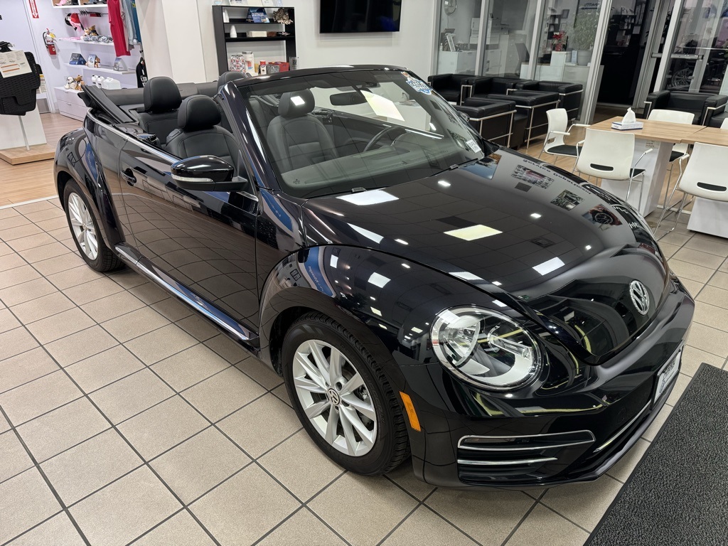 2018 Volkswagen Beetle S's photo
