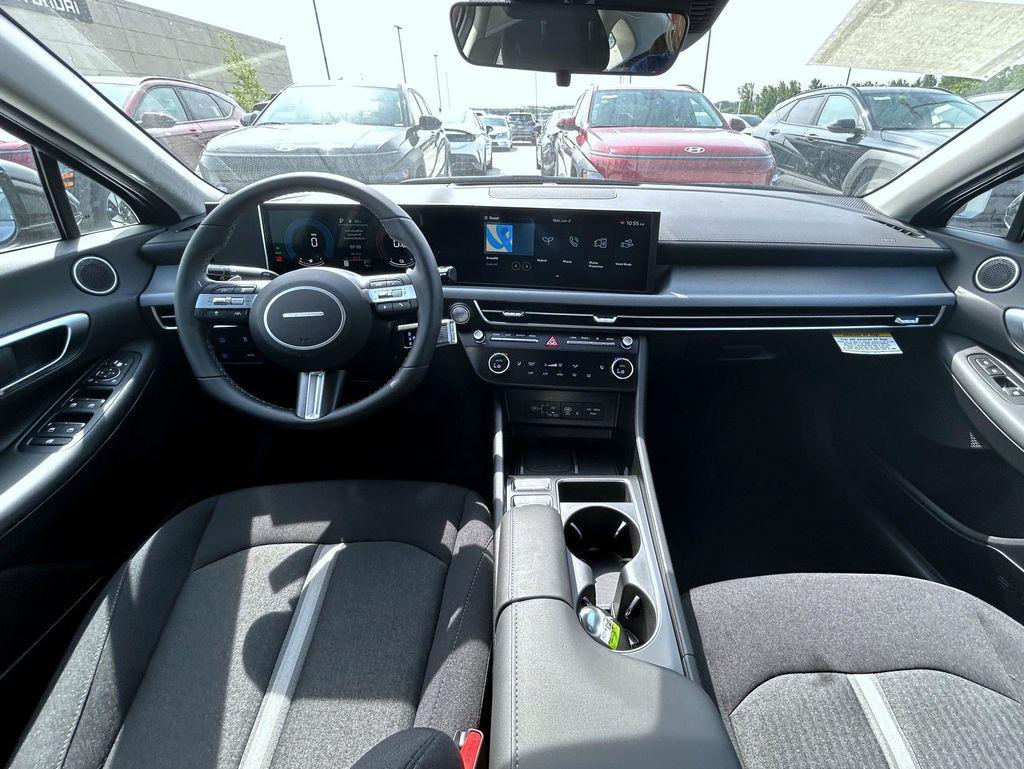 2025 Hyundai Sonata Hybrid SEL photo 12