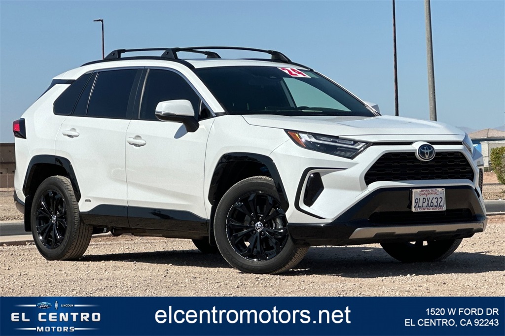 2024 Toyota RAV4 SE's photo