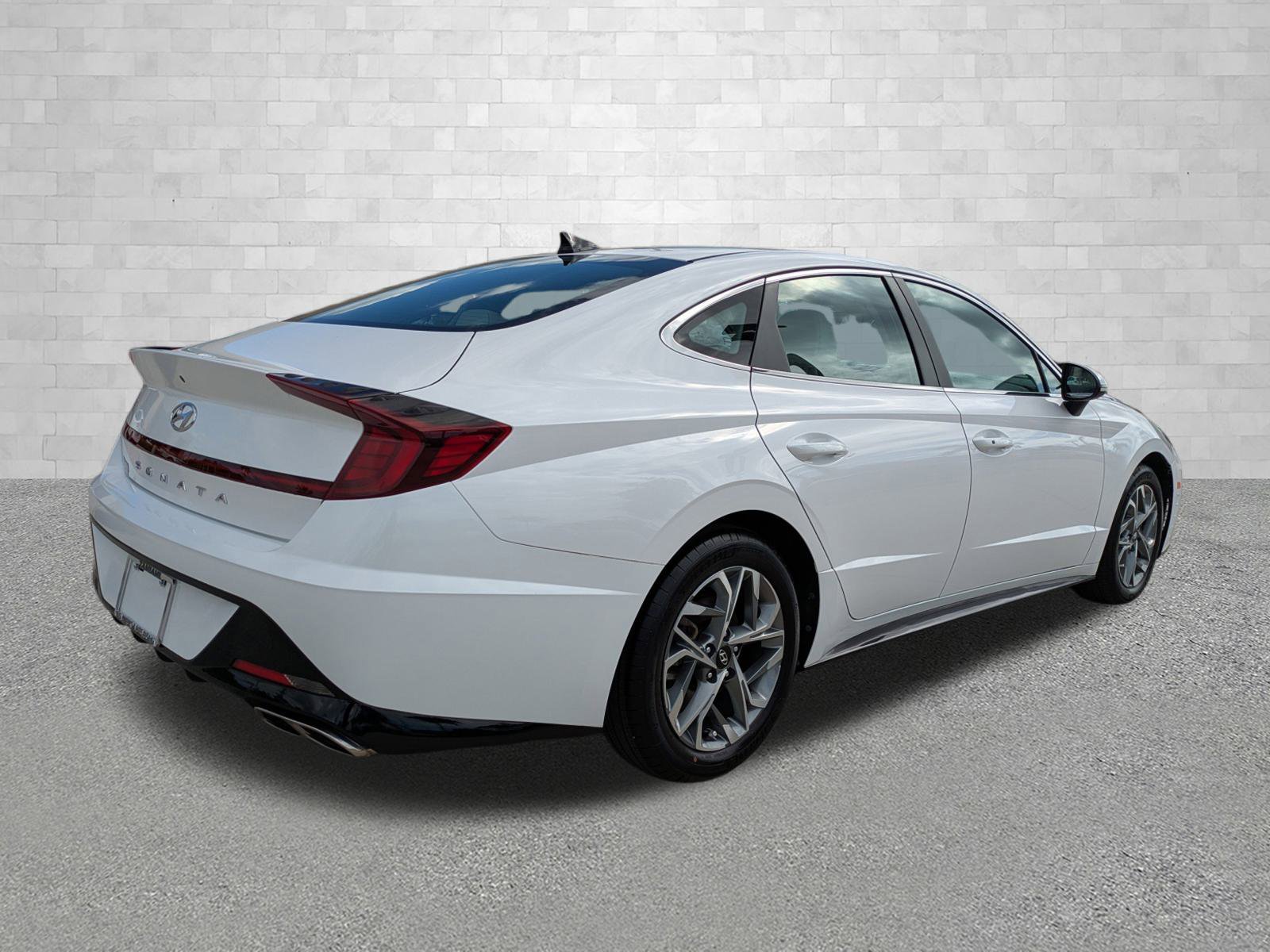 2023 Hyundai Sonata SEL photo 2