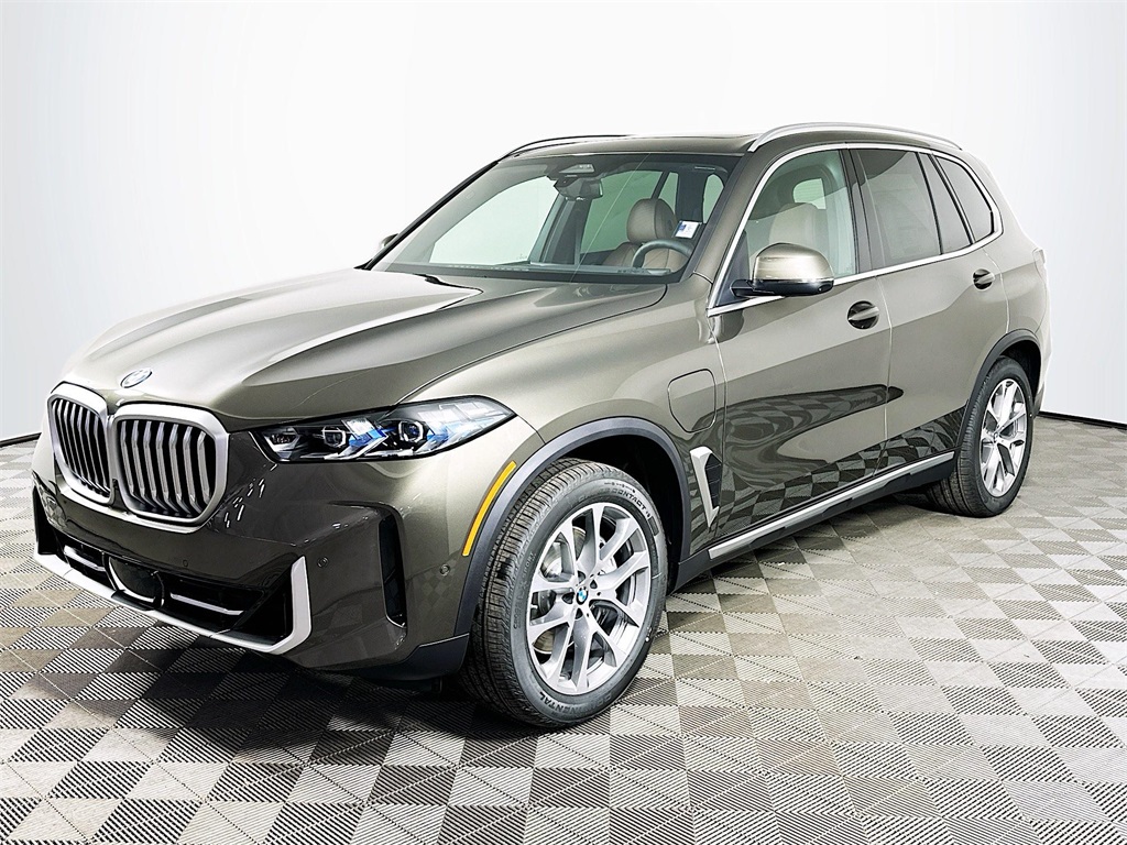 2026 BMW X5 50e's photo