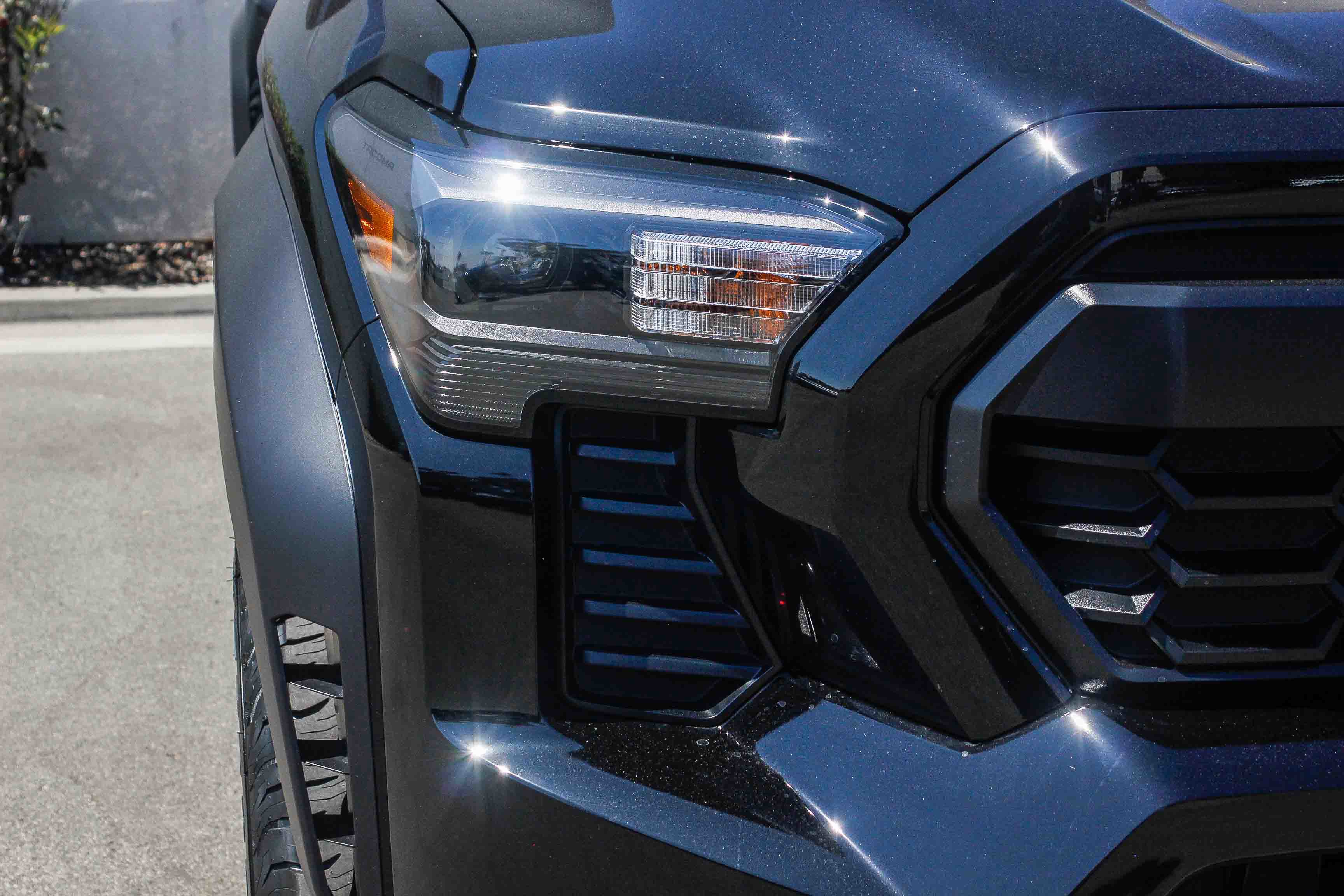 2025 Toyota Tacoma TRD Off-Road 4x4 Double Cab photo 4