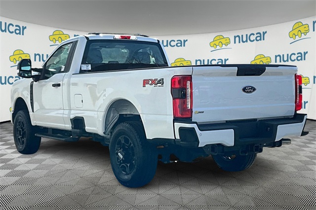 2025 Ford F-350 photo 3