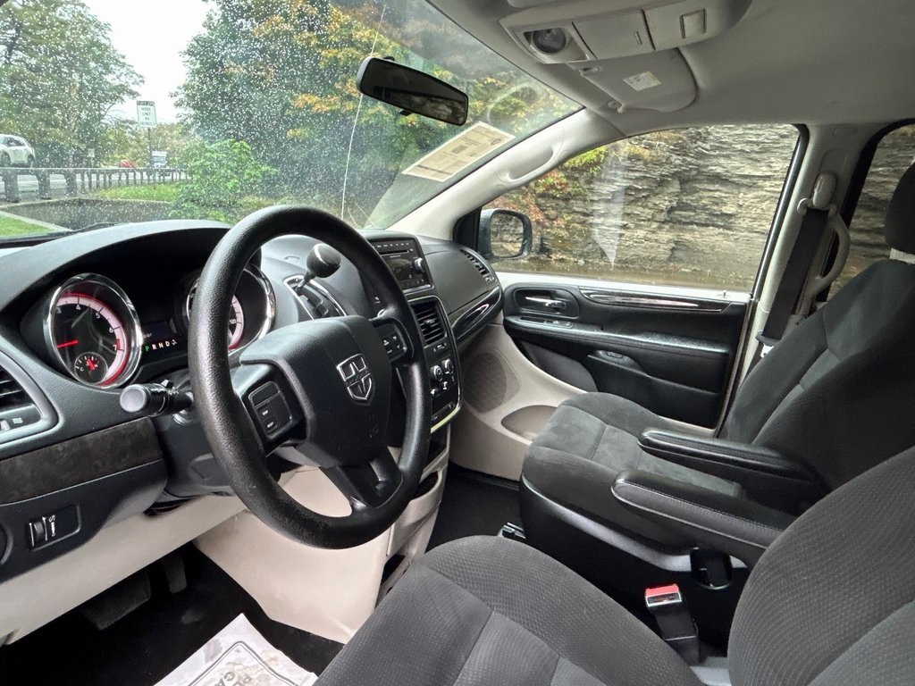2017 Dodge Grand Caravan SE photo 12