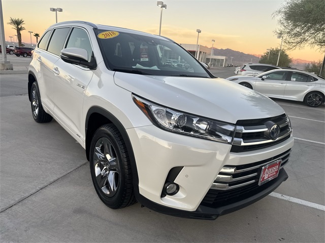 2018 Toyota Highlander Hybrid Limited Platinum photo 2