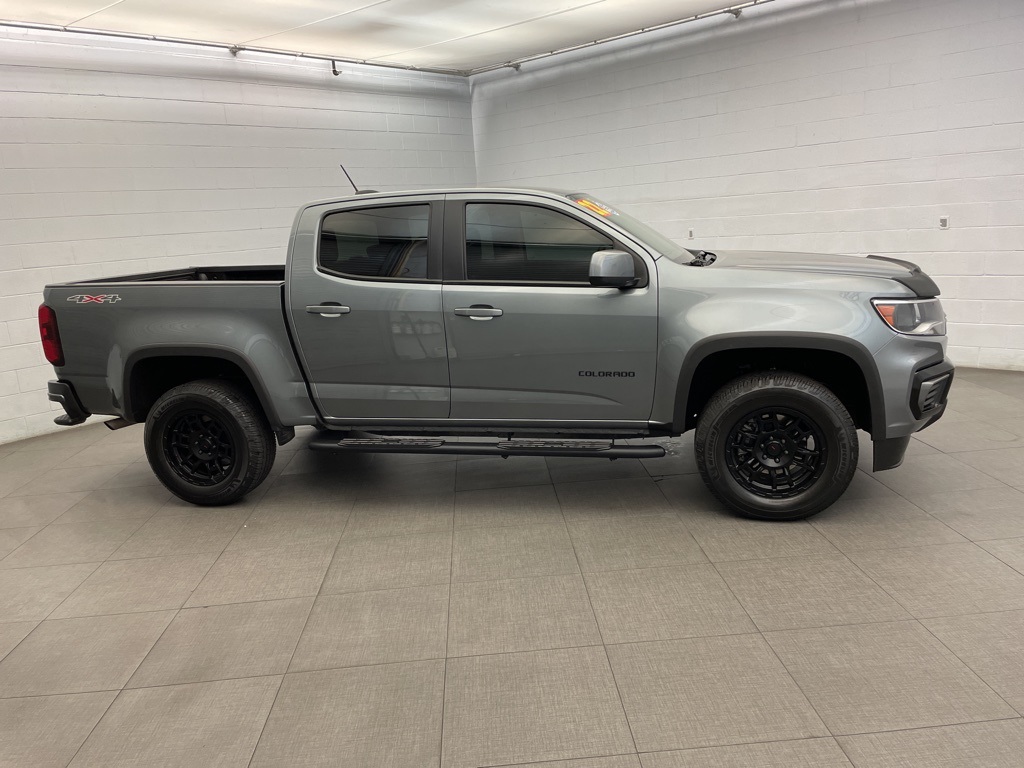 2022 Chevrolet Colorado LT photo 3