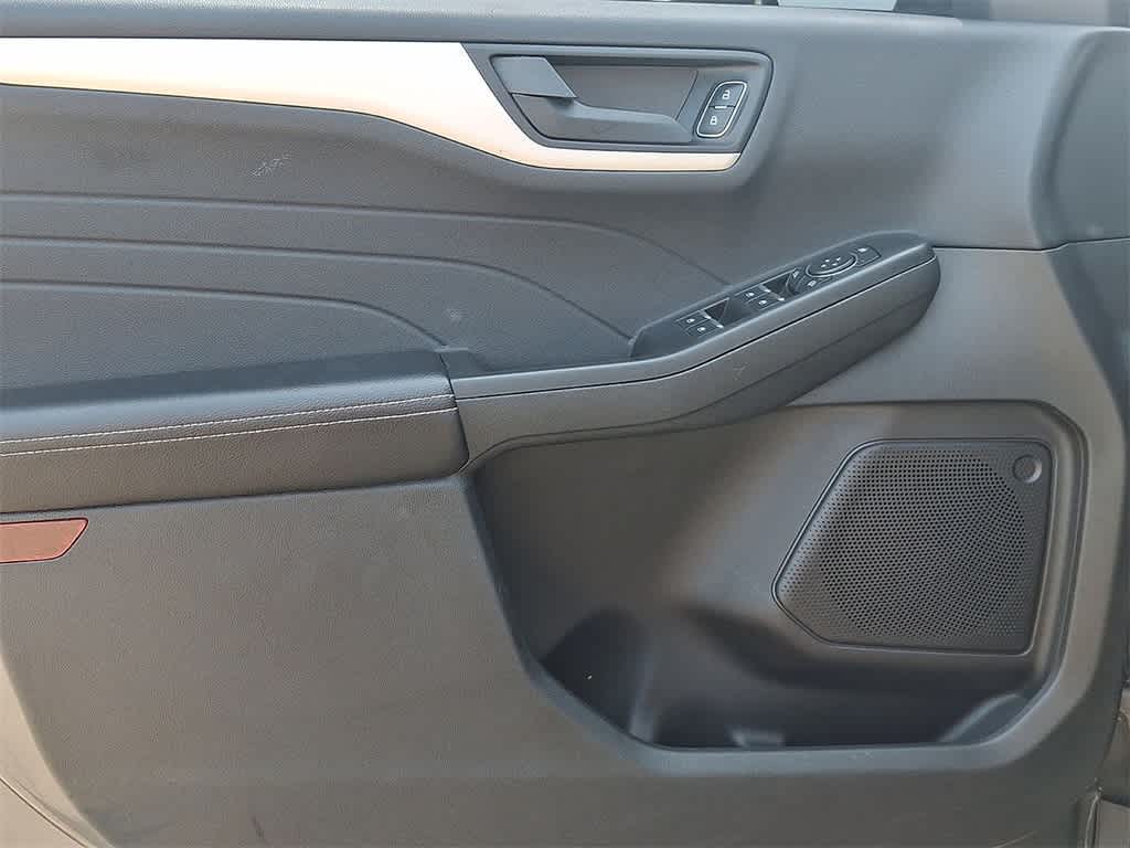 2022 Ford Escape S photo 10