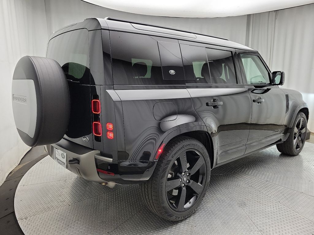 2021 Land Rover Defender 110 X-Dynamic HSE photo 4