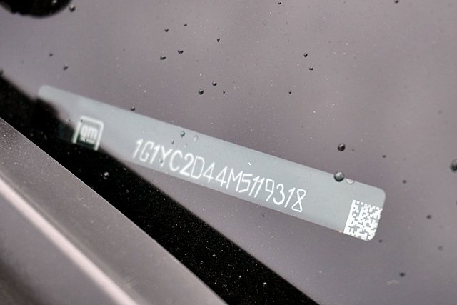 Used 2021 White Chevrolet Stingray image 38