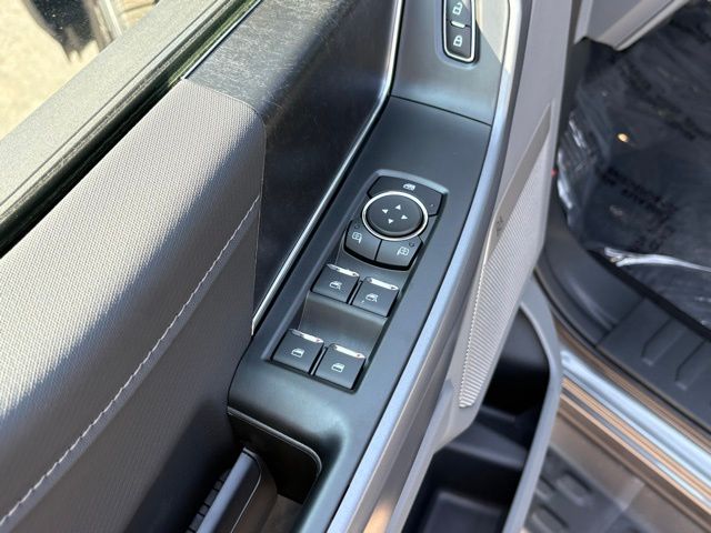 2025 Ford F-150 Lightning photo 15