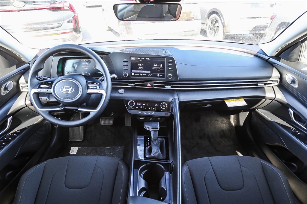2025 Hyundai Elantra Hybrid Blue photo 13