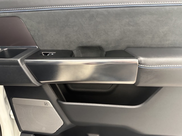 2025 Ford F-150 Platinum photo 17
