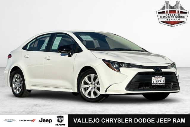 2024 Toyota Corolla LE's photo