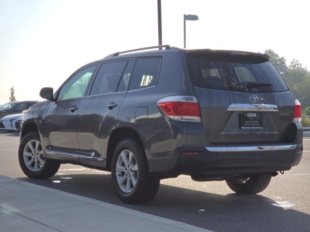 2013 Toyota Highlander Base photo 17