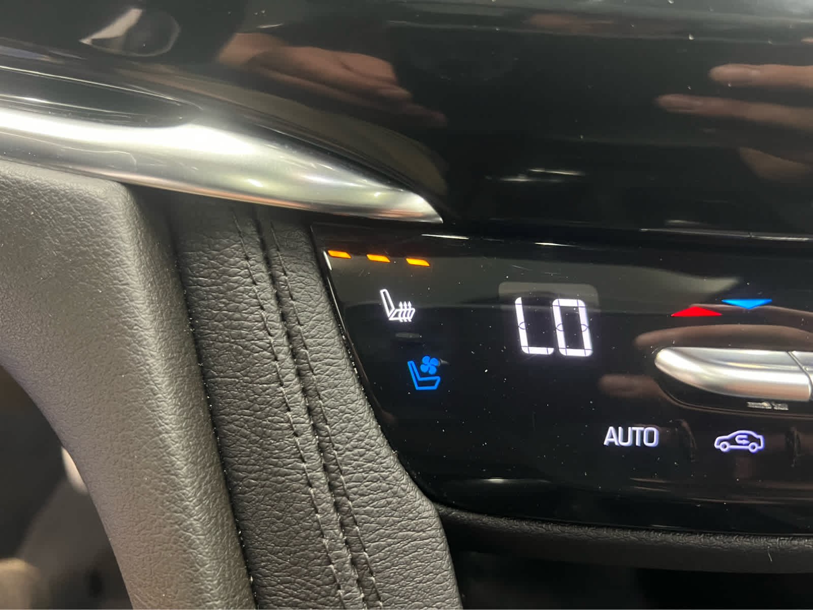 2022 Cadillac XT6 Sport photo 4