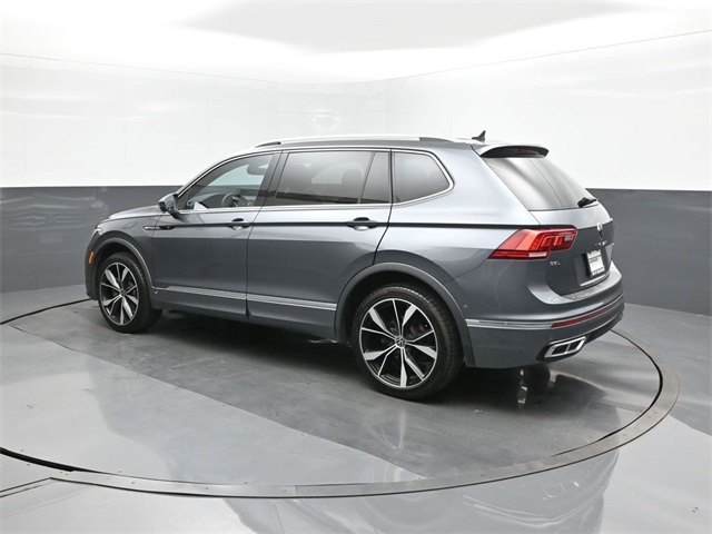 2022 Volkswagen Tiguan SEL R-Line photo 4