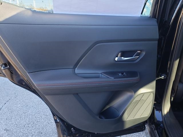 2025 Nissan Kicks SR photo 13
