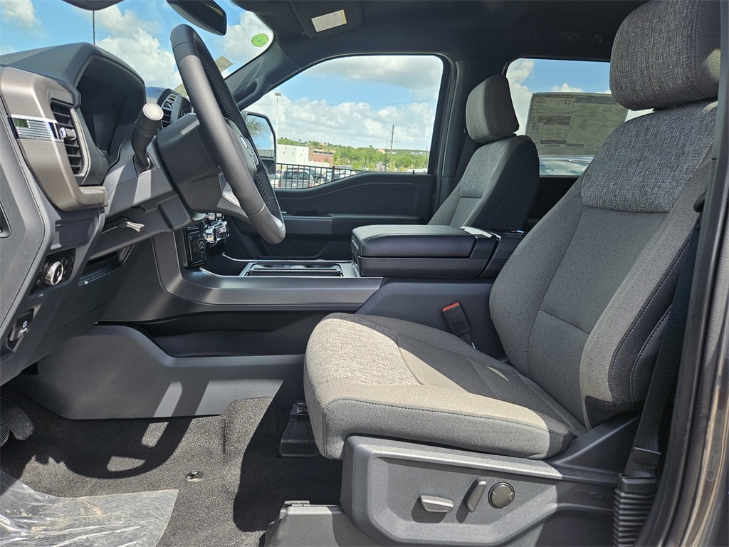 2025 Ford F-150 XLT photo 7
