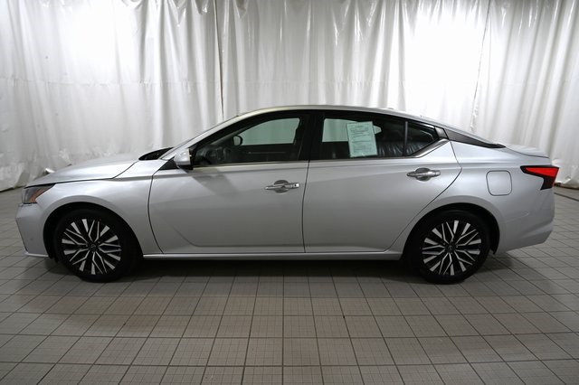 2023 Nissan Altima 2.5 SV photo 8