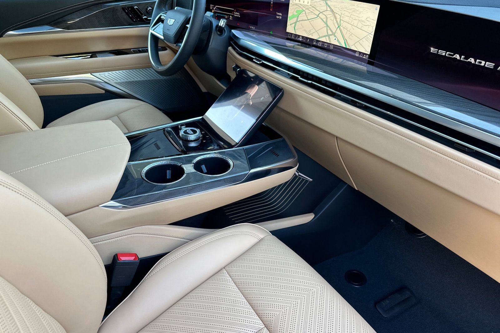2025 Cadillac Escalade IQ Luxury photo 14