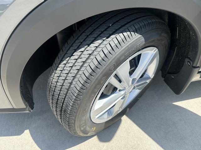 2025 Nissan Kicks Play S photo 30