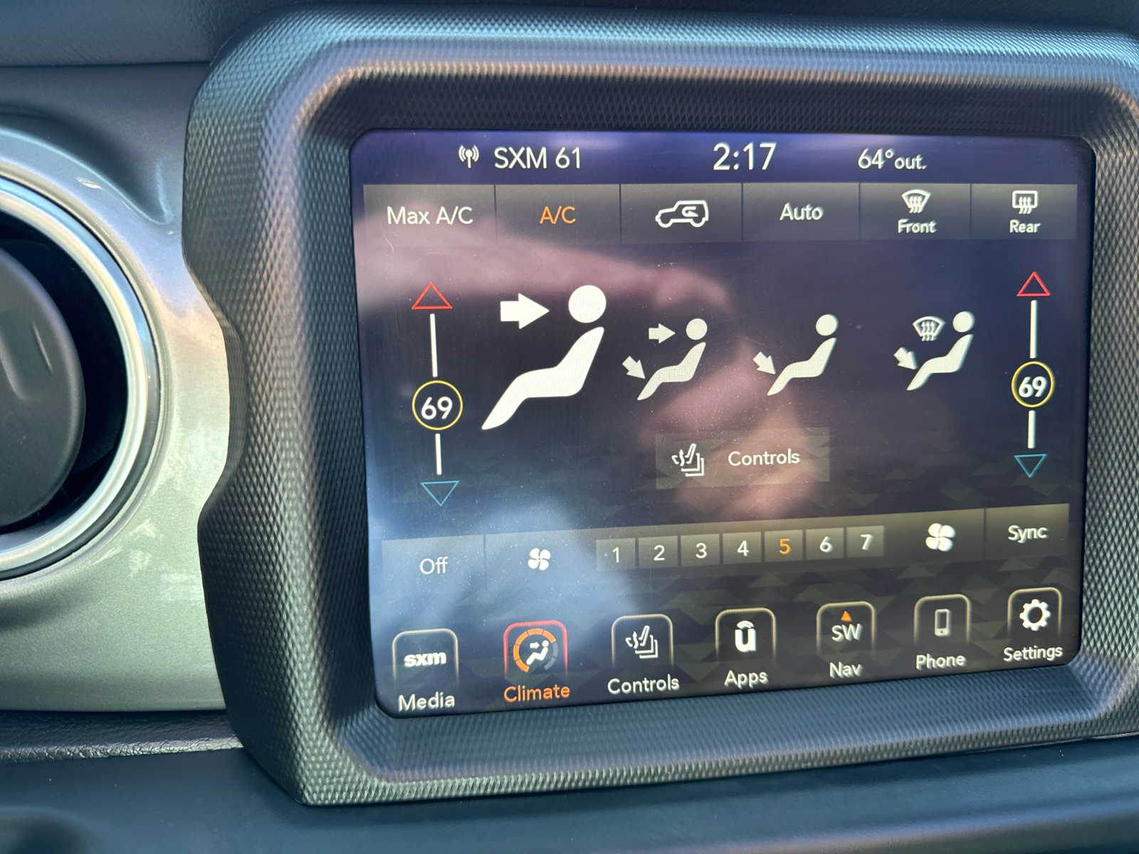 2023 Jeep Wrangler Sahara photo 33