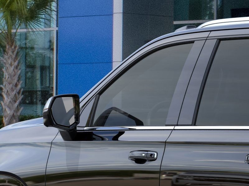 2025 Chevrolet Suburban Premier photo 7