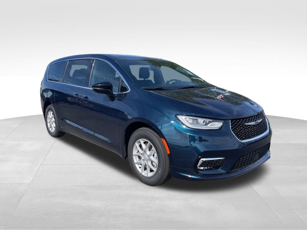 2025 Chrysler Pacifica photo 7