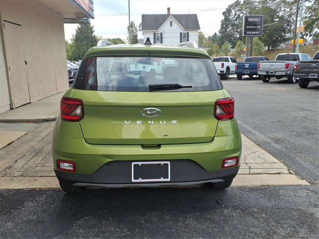 2022 Hyundai Venue SEL Limited photo 3