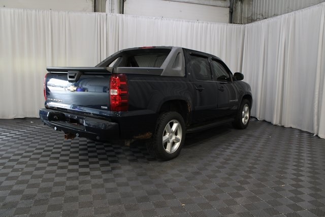 2008 Chevrolet Avalanche LT photo 26