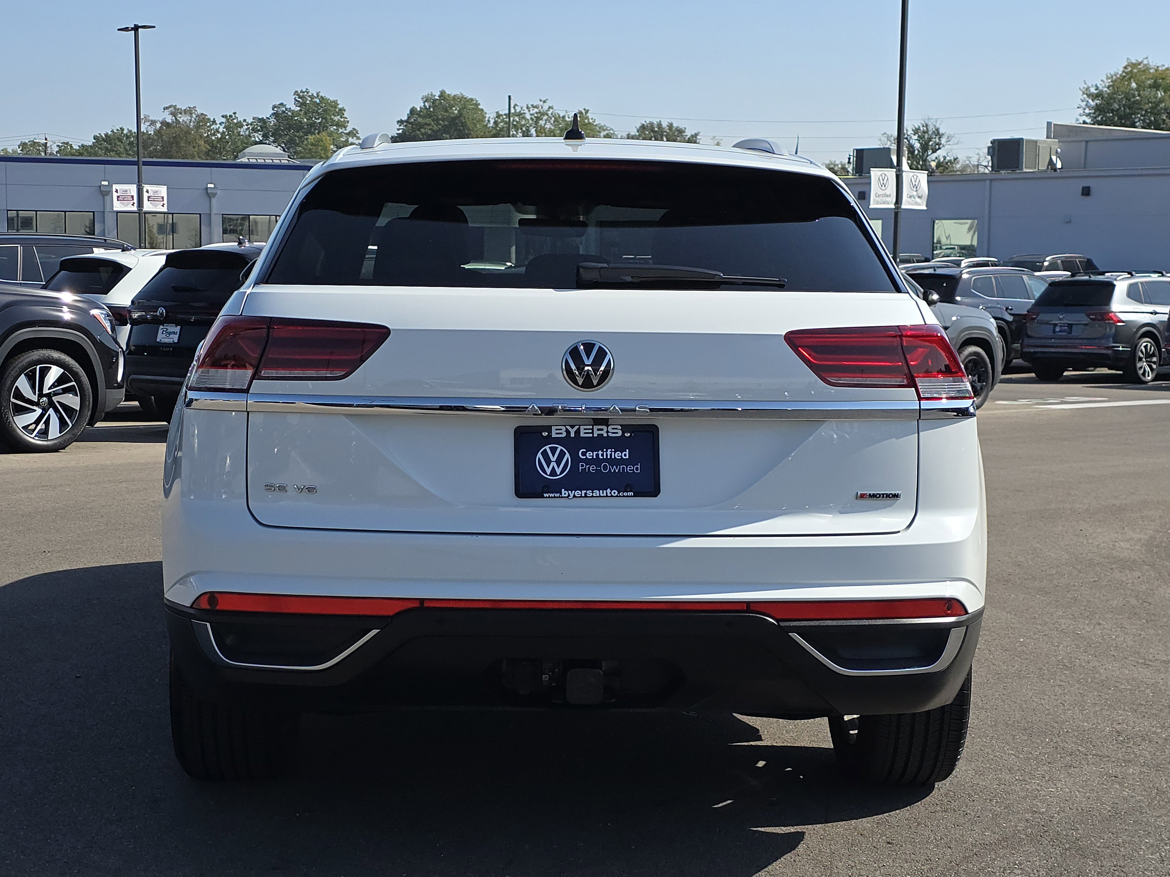 2022 Volkswagen Atlas Cross Sport V6 SE Technology photo 3
