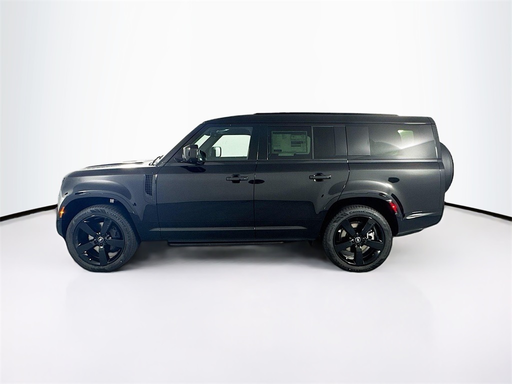 2025 Land Rover Defender 130 X-Dynamic SE photo 5