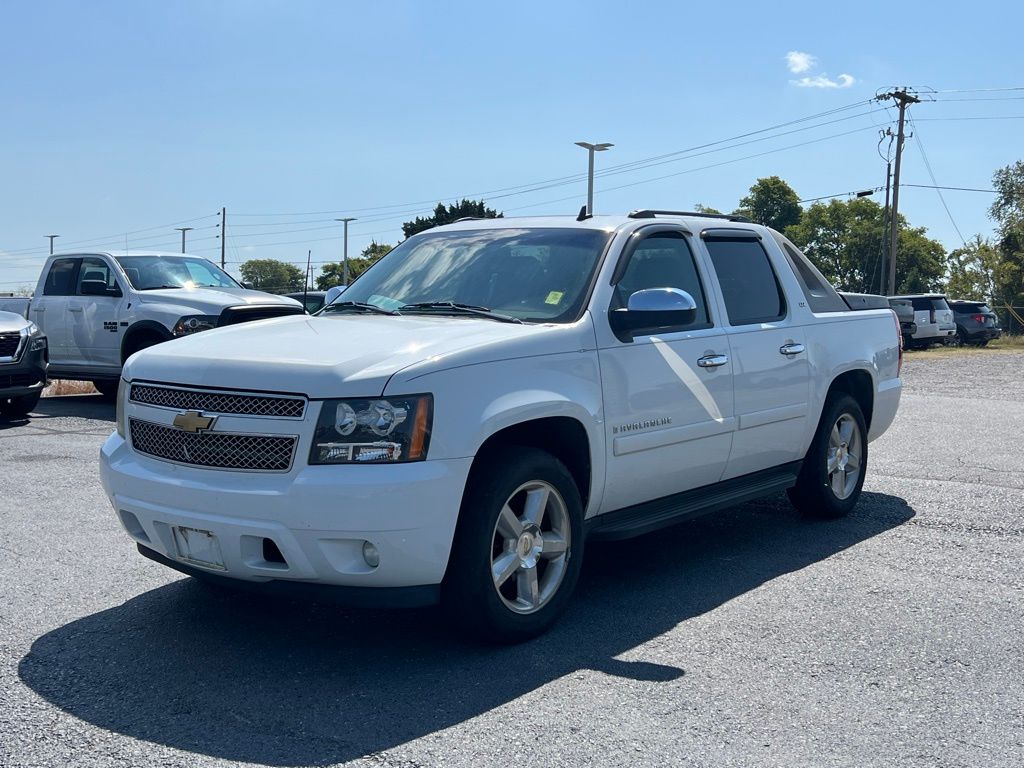 2008 Chevrolet Avalanche LTZ photo 8
