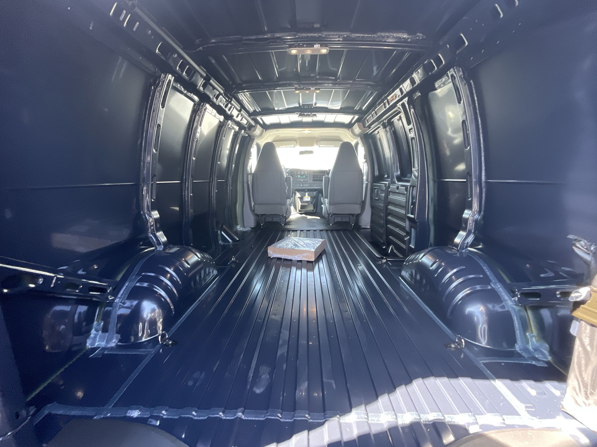 2025 Chevrolet Express Cargo 3500 photo 32