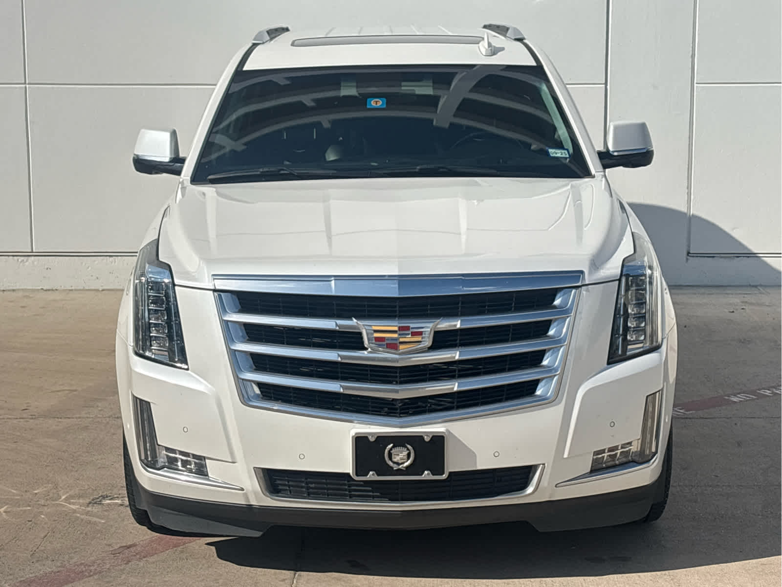 2018 Cadillac Escalade ESV Luxury photo 2