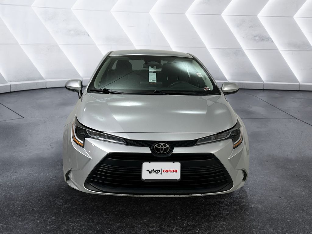 2023 Toyota Corolla LE photo 2