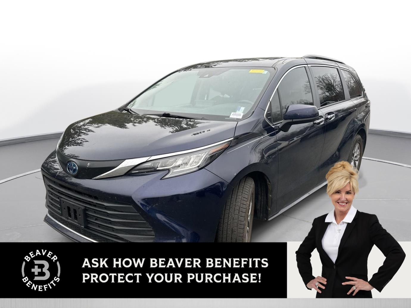 2022 Toyota Sienna XLE's photo