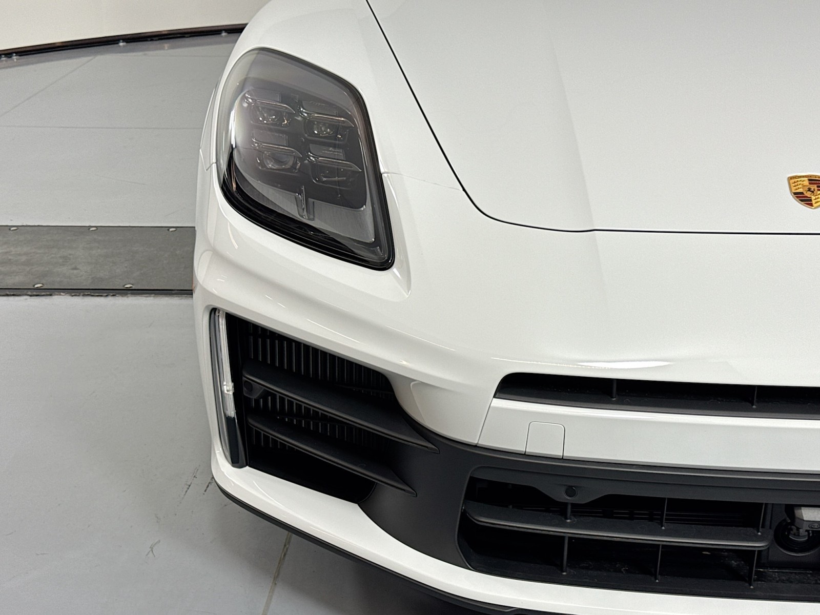 2025 Porsche Panamera 4 photo 26