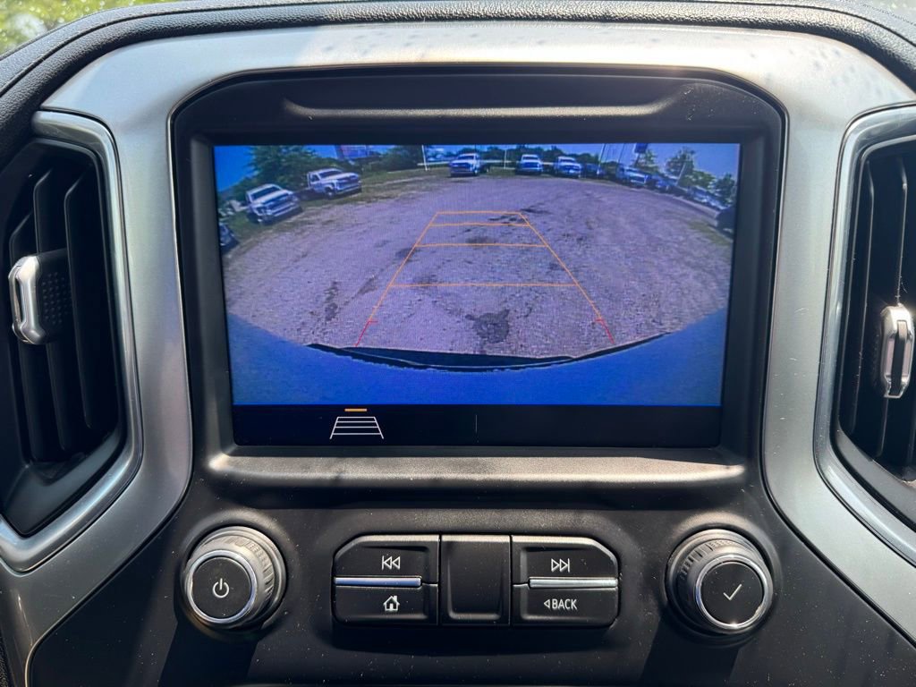 2020 Chevrolet Silverado 1500 LT photo 3