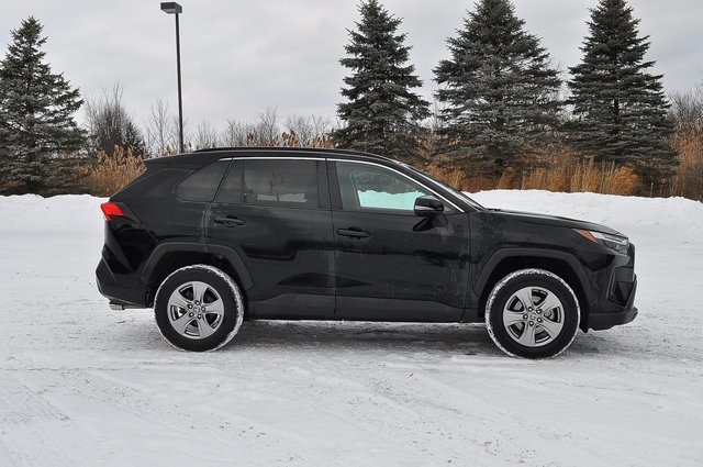 Used 2024 Toyota RAV4 XLE with VIN 2T3W1RFV4RW303337 for sale in Kansas City