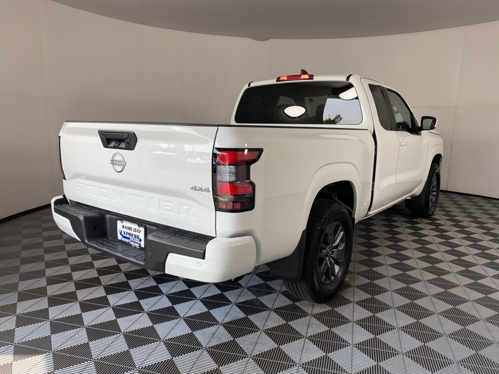 2025 Nissan Frontier SV photo 5