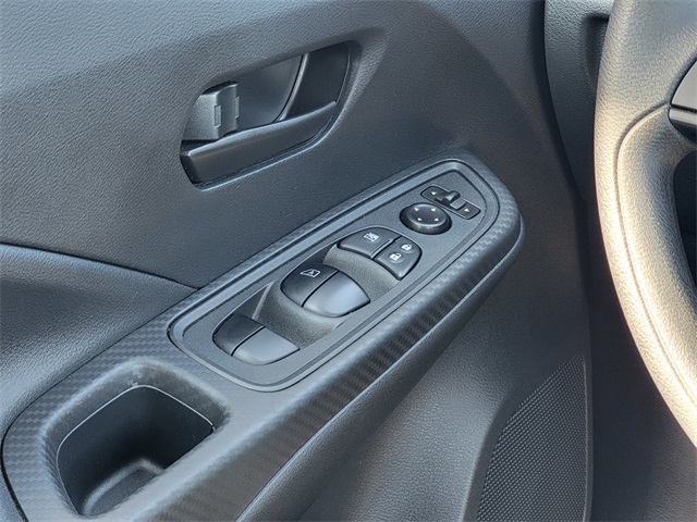 2025 Nissan Versa 1.6 S photo 25