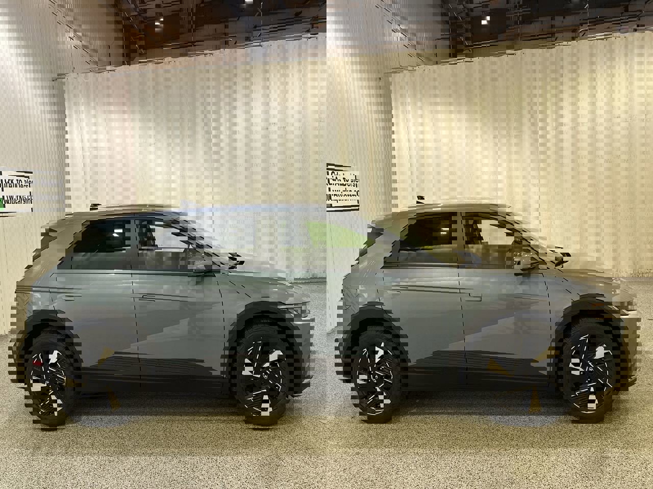 2026 Hyundai Ioniq 5 SEL photo 4