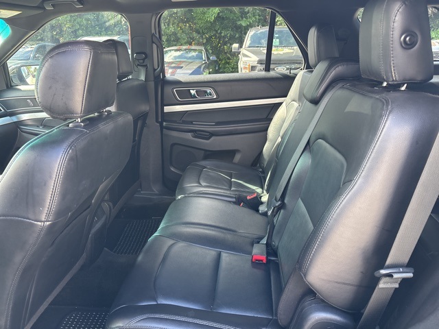2017 Ford Explorer XLT photo 15