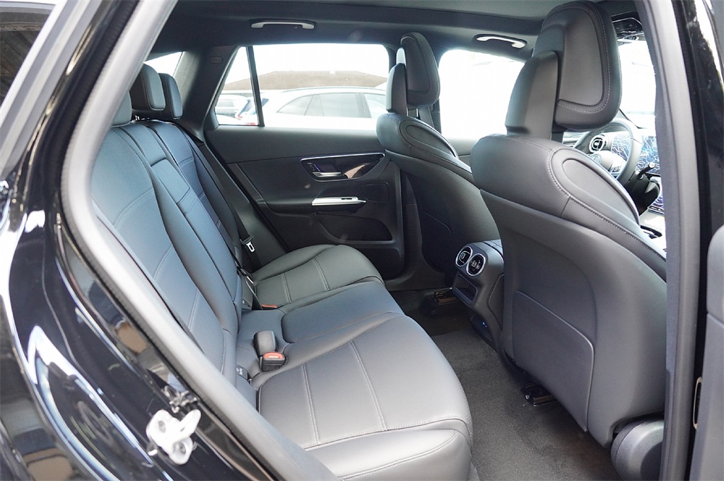 2026 Mercedes Benz GLC 300 photo 13