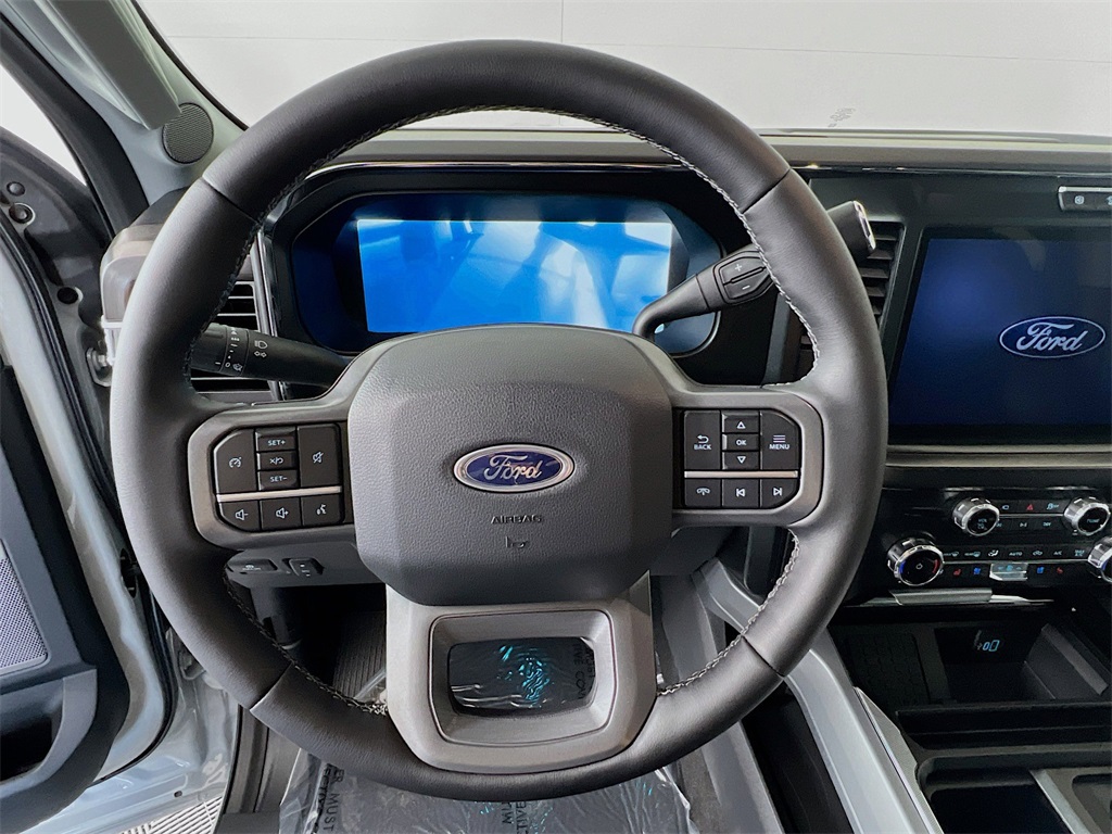2025 Ford F-250 Lariat photo 8